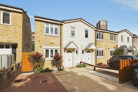 2 bedroom terraced house for sale, Clayton Drive, London, SE8
