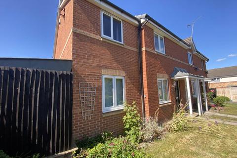 3 bedroom house to rent, Swinnow Close, Leeds LS13