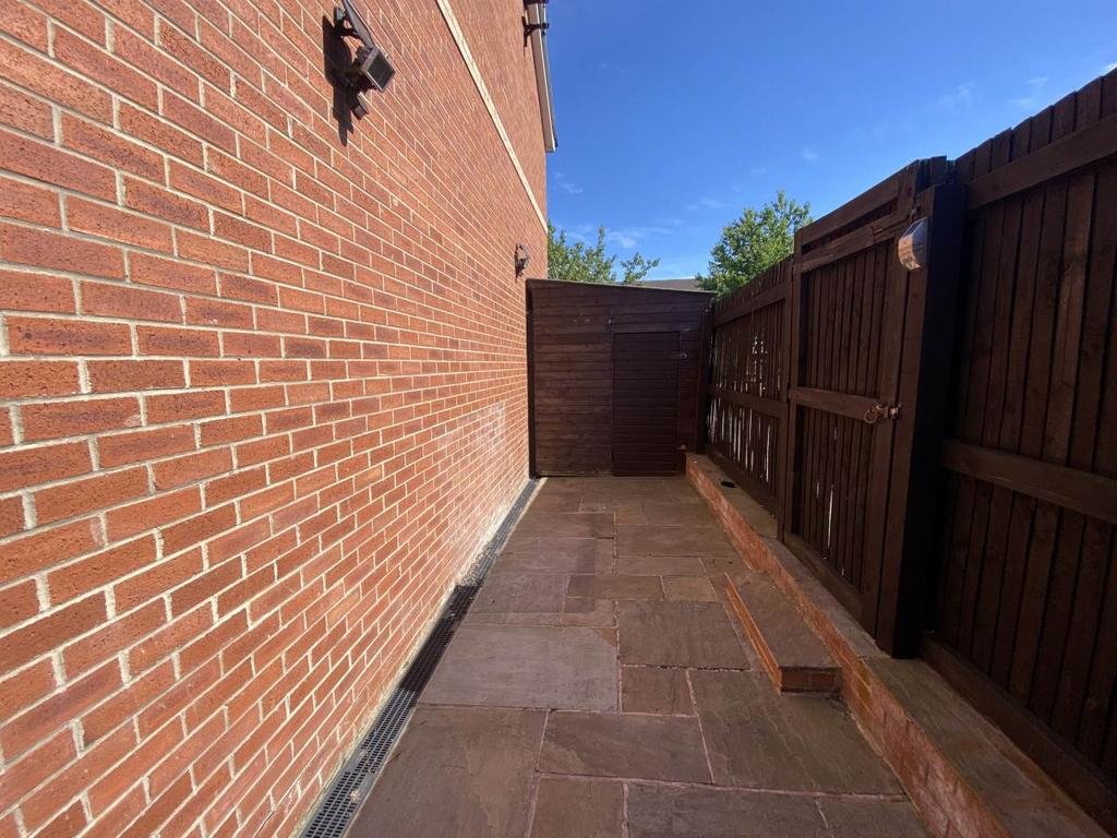 House in Leeds - View 5