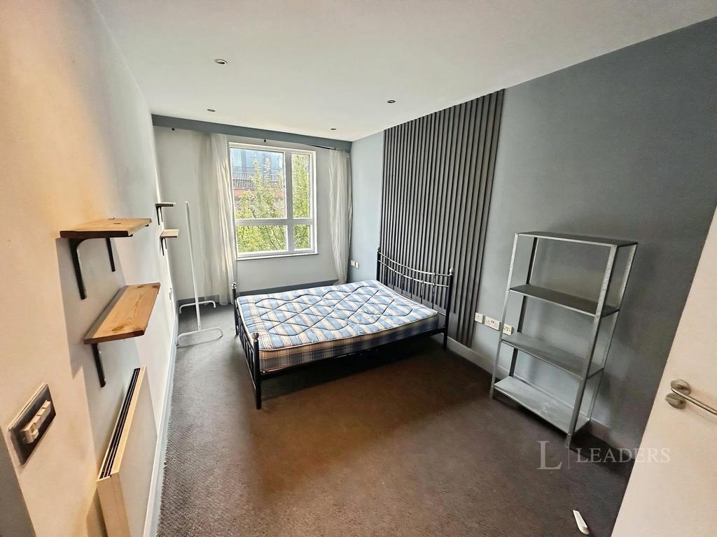Apartment in Manchester, First Street, City Centre - View 5