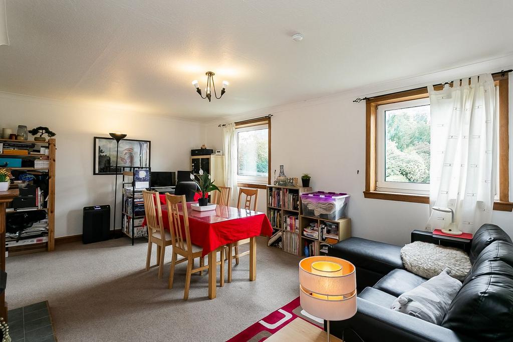 Apartment in Edinburgh, Liberton - View 2