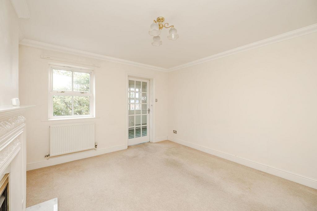 Apartment in Newcastle Upon Tyne - View 5