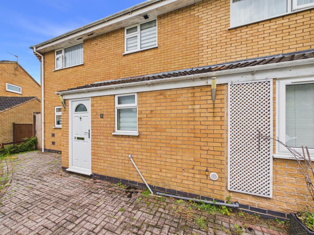 House in Oadby and Wigston, Leicestershire - View 2