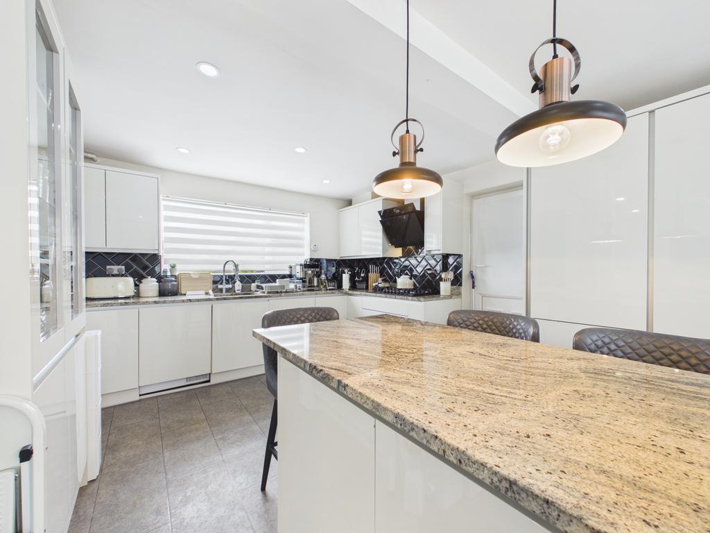 House in Oadby and Wigston, Leicestershire - More