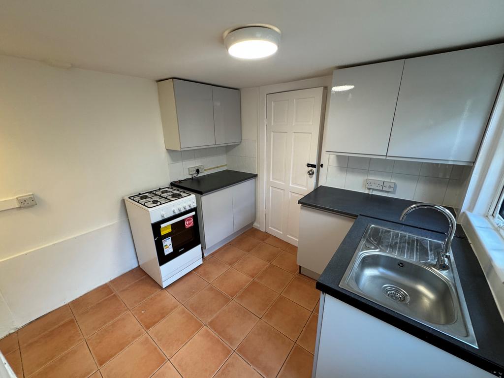 Apartment in Bournemouth, Boscombe - View 3