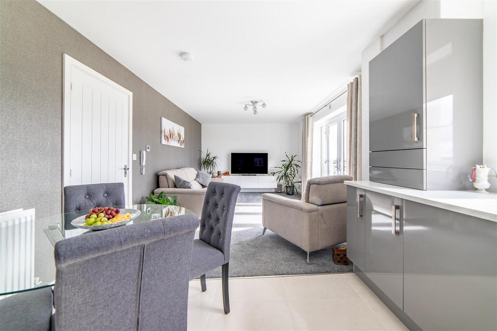 Apartment in Newcastle Upon Tyne - View 3