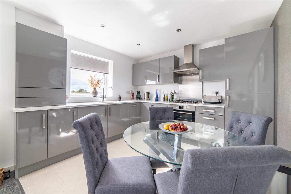 Apartment in Newcastle Upon Tyne - View 4