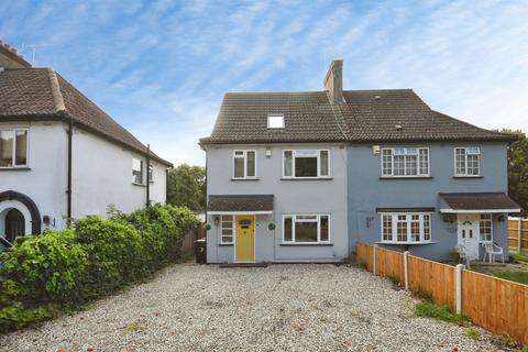 4 bedroom terraced house for sale, Orchard Avenue, Brentwood