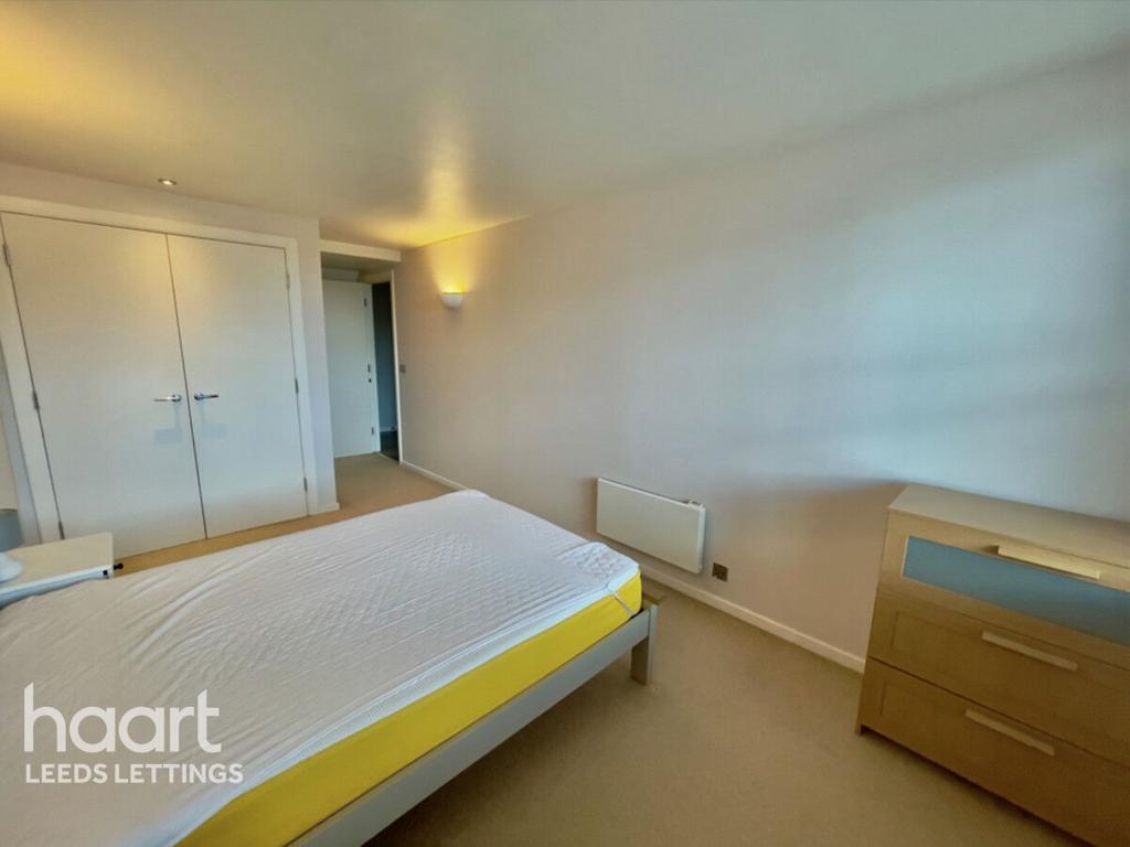Apartment in Leeds - View 3