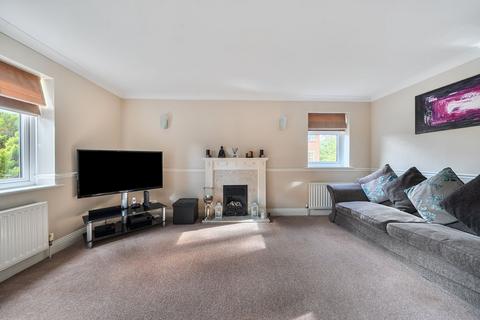4 bedroom townhouse for sale, Bunce Drive, Caterham CR3
