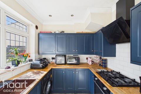 3 bedroom semi-detached house for sale, Heath Park Road, Gidea Park