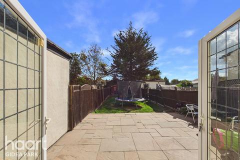 3 bedroom semi-detached house for sale, Heath Park Road, Gidea Park