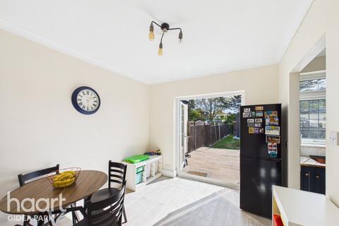 3 bedroom semi-detached house for sale, Heath Park Road, Gidea Park