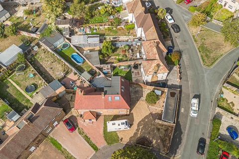 4 bedroom semi-detached house for sale, Culvers Way, Carshalton