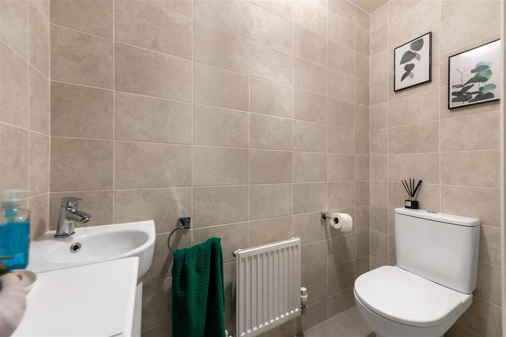 House in Newcastle Upon Tyne - View 5