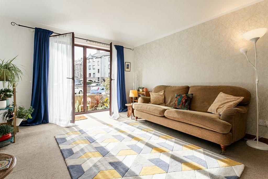 Apartment in Edinburgh, Leith - View 2