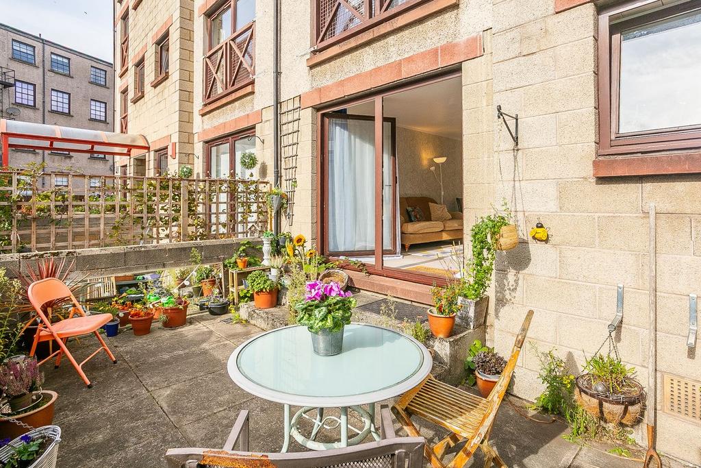 Apartment in Edinburgh, Leith - View 5