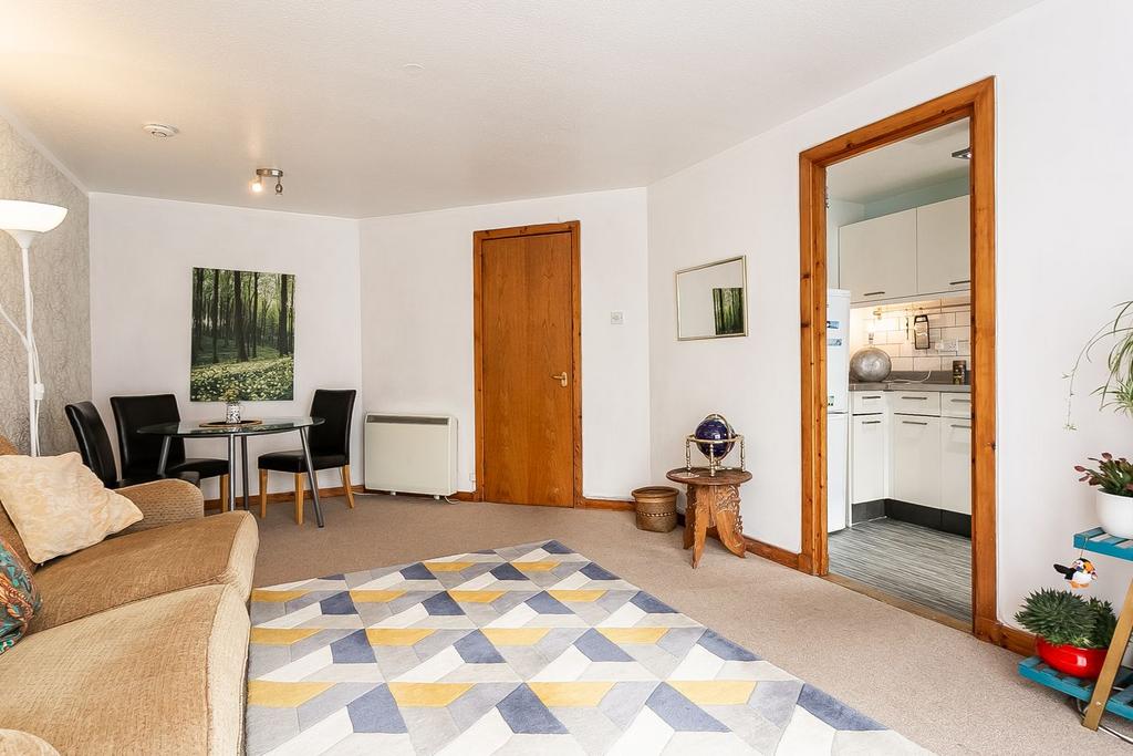 Apartment in Edinburgh, Leith - More