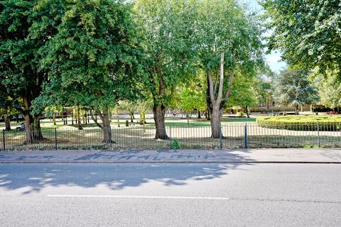 1 bedroom retirement property for sale, Park View, Brookside, Huntingdon.