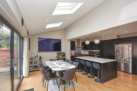 3 bedroom terraced house for sale, Danes Way, Pilgrims Hatch, Brentwood