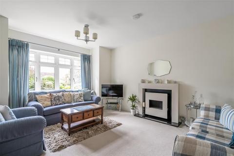 4 bedroom house for sale, Bunbury Way, Epsom Downs
