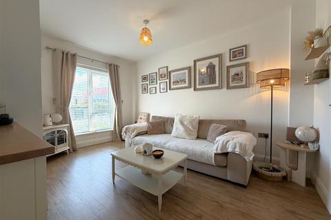 2 bedroom terraced house for sale, Pavilion Mews, Off Lord Hawke Way, Newark