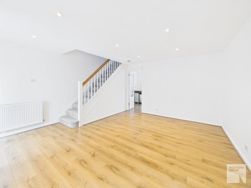 House in Manchester, Bradford - View 3