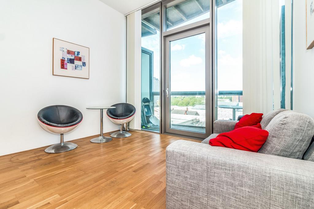 Apartment in Manchester, City Centre - View 3