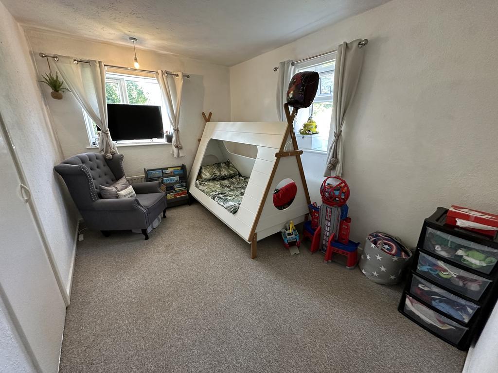 House in Sheffield, South Yorkshire - More