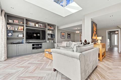 5 bedroom semi-detached house for sale, Lodge Avenue, Romford, RM2