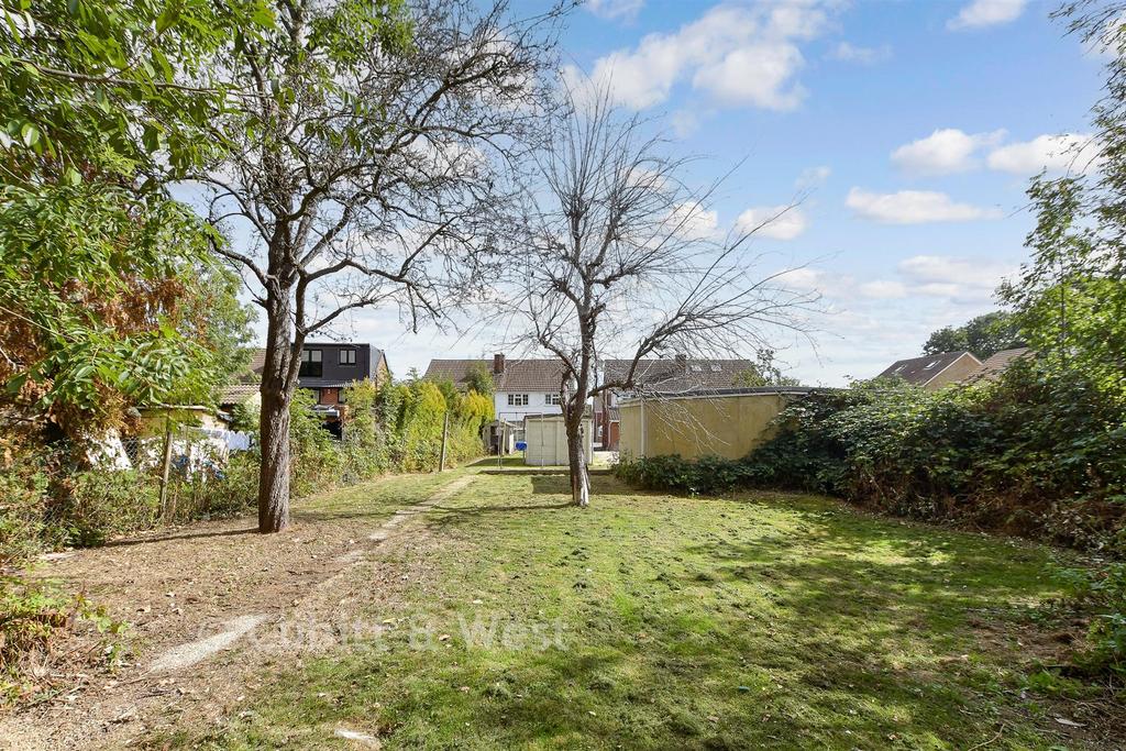 House in Crawley - View 3