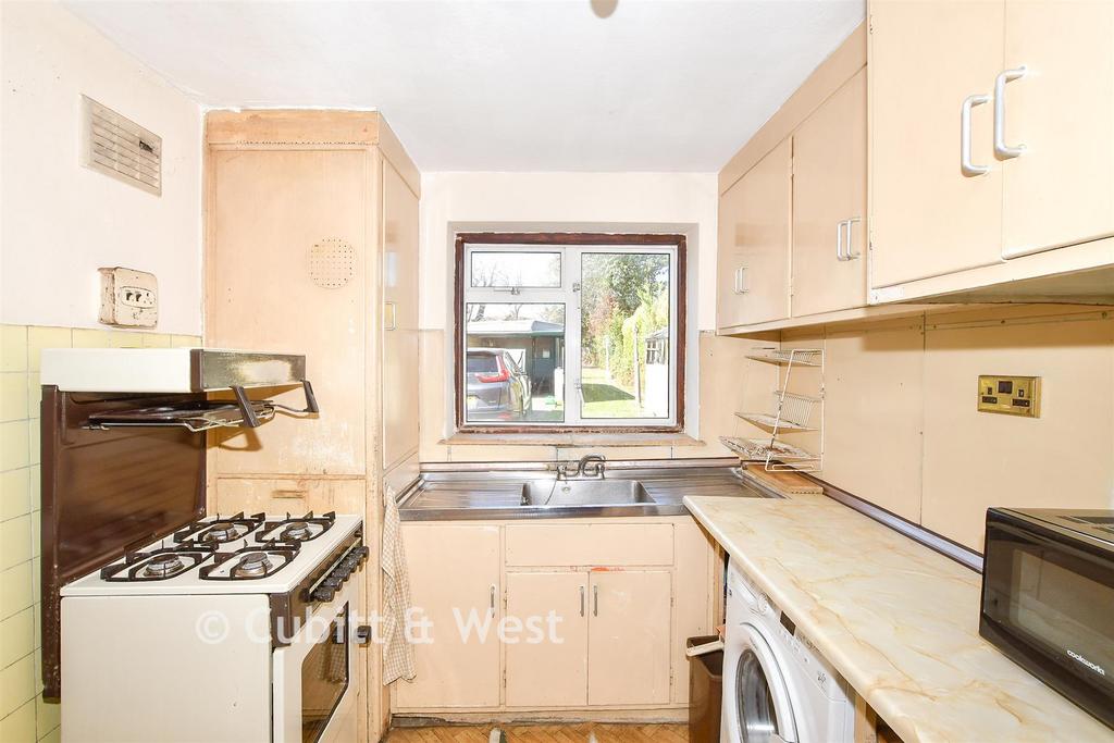 House in Crawley - View 4