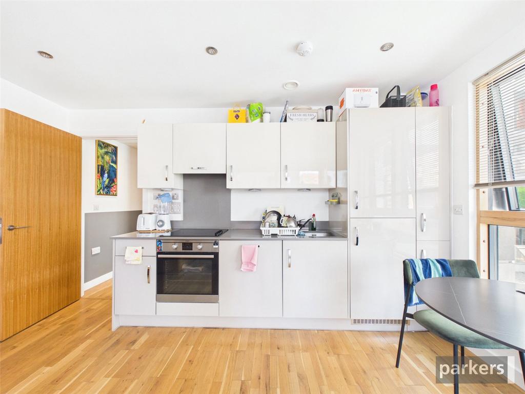 Apartment in Berkshire - View 3