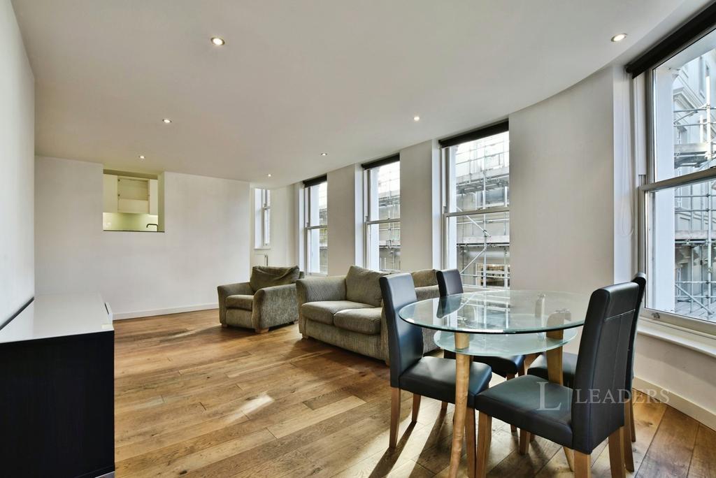 Apartment in Manchester, City Centre - View 3