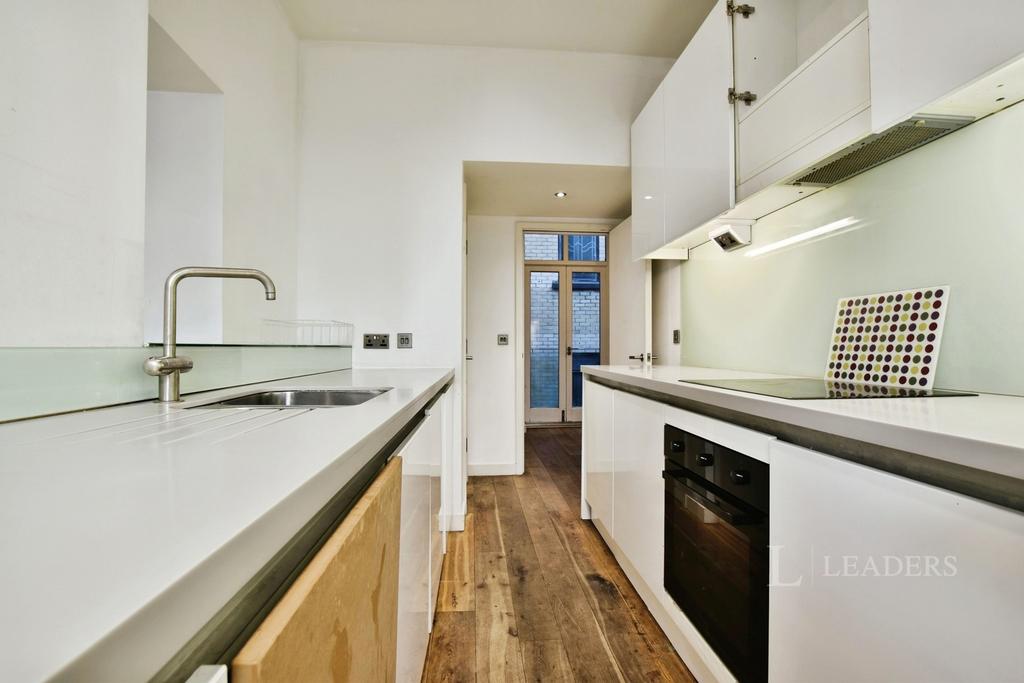 Apartment in Manchester, City Centre - View 5