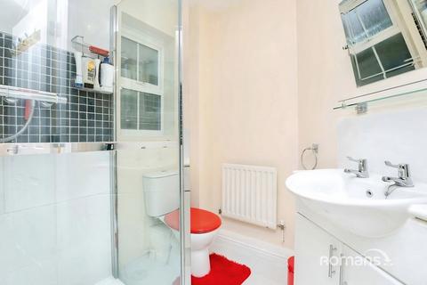 1 bedroom in a house share to rent, Crispin Way, Uxbridge, UB8