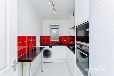 1 bedroom in a house share to rent, Crispin Way, Uxbridge, UB8
