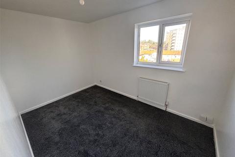 2 bedroom terraced house to rent, Raynville Walk, West Yorkshire LS13
