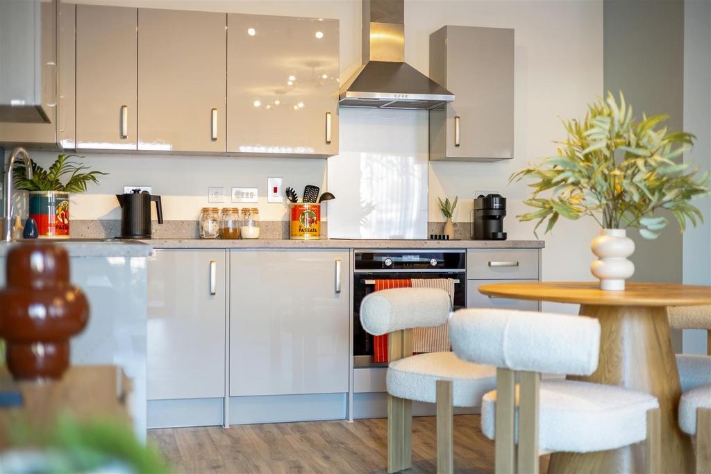 Apartment in Reading - View 5