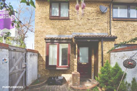 1 bedroom end of terrace house for sale, Fiennes Close, Dagenham, RM8