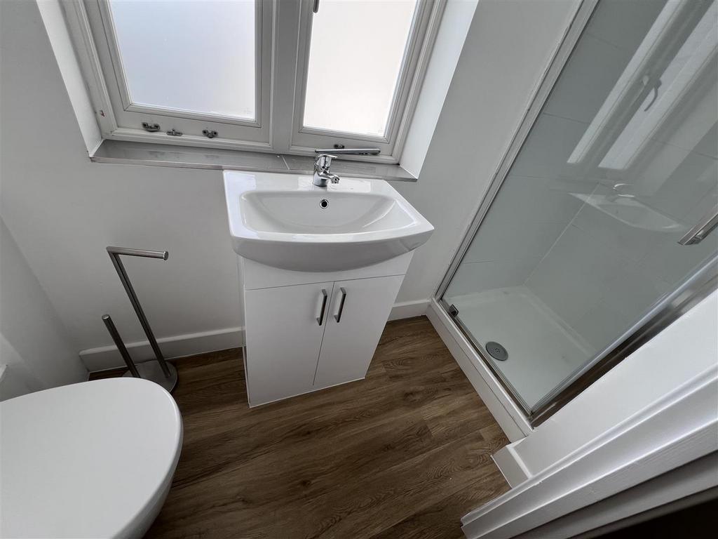House in Cambridge, Lynfield Court, Chesterton - View 3