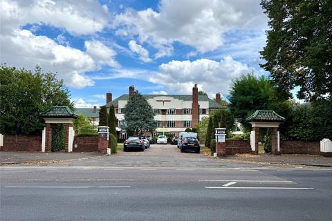 2 bedroom flat for sale, Woodford Road, London, E18