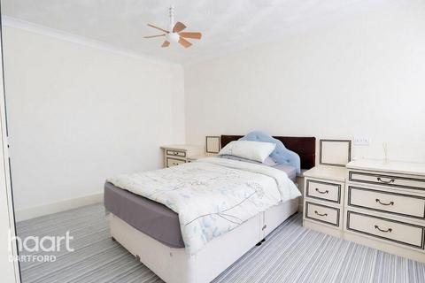 2 bedroom semi-detached bungalow for sale, Meadow Way, Dartford
