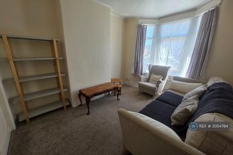 4 bedroom terraced house to rent, Stanley Road, Ilford, IG1