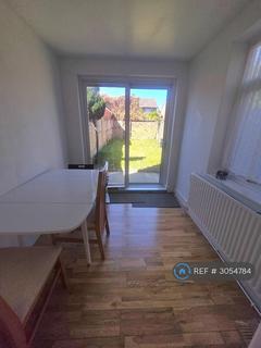 4 bedroom terraced house to rent, Stanley Road, Ilford, IG1