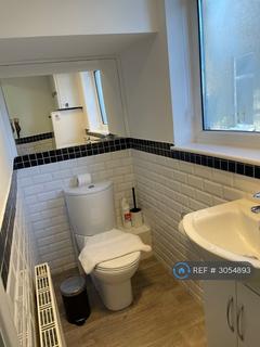 3 bedroom semi-detached house to rent, Dovedale Avenue, Ilford, IG5