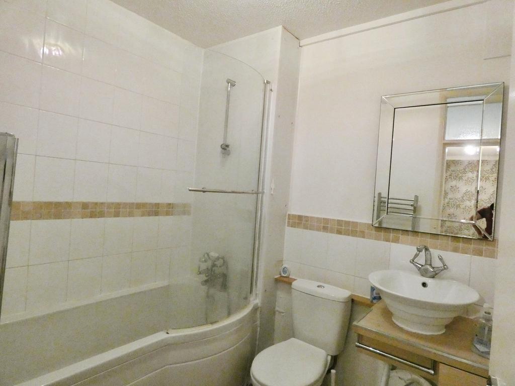 Apartment in WALLINGTON - More