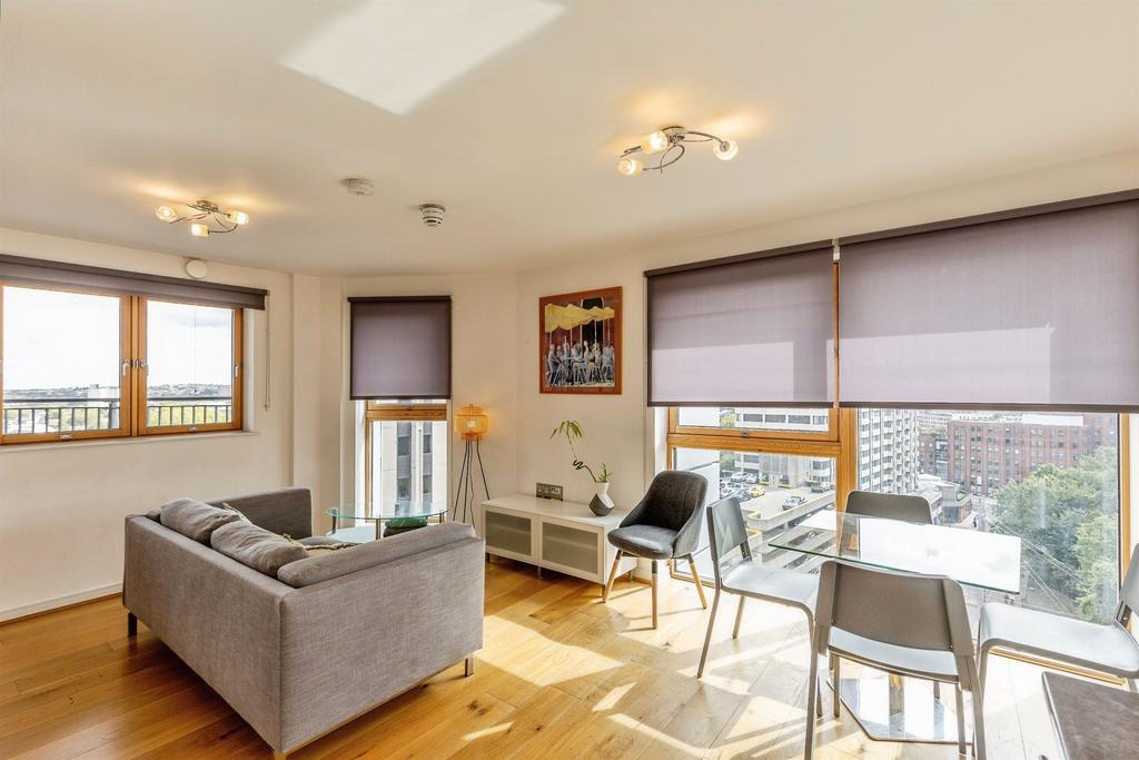 Apartment in BRISTOL - More