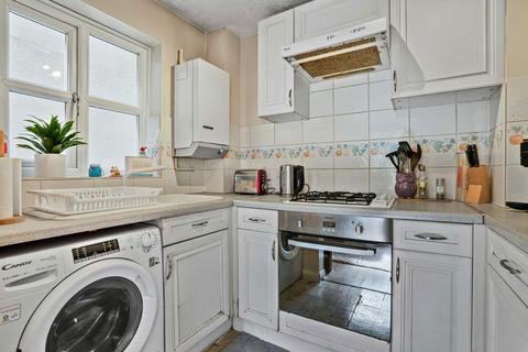 2 bedroom maisonette for sale, Thames Street, Sunbury-On-Thames TW16