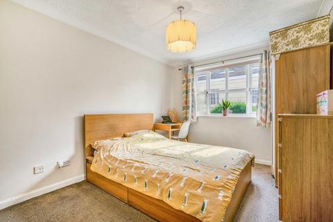 2 bedroom maisonette for sale, Thames Street, Sunbury-On-Thames TW16